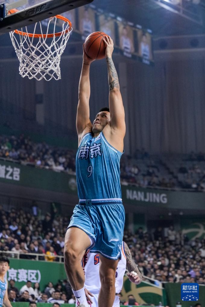 塞尔&阿斯：特瓦斯因泄露巴萨机密被西班牙体育仲裁法庭调查（塞尔与阿斯：因涉嫌泄露巴萨机密，特瓦斯被西班牙体育仲裁法庭调查）