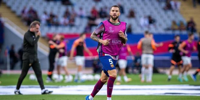 波媒：莱万与巴萨均未确定是否续约，将等到明年再做决定（波媒：莱万与巴萨续约悬而未决，相关决定推迟至明年）