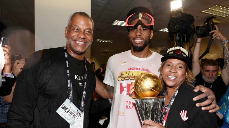 拜仁跟队：凯恩正在全力劝说格伊，希望他能选择加盟拜仁（拜仁随队记者：凯恩正全力游说格伊，盼其选择加盟拜仁）