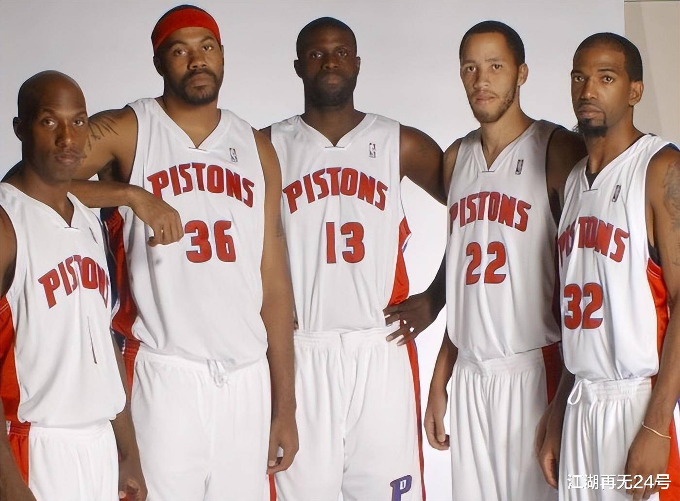 库拉索主帅：加图索一直为失败找借口，我想在世界杯踢意大利（库拉索主帅怒斥加图索总为失利找借口，盼世界杯碰意大利）