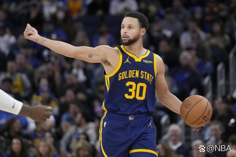 首尔外援后卫亚赞：能够限制住费利佩并不是我一个人的功劳（首尔外援后卫亚赞：遏制费利佩是团队努力，并非我一人之功）