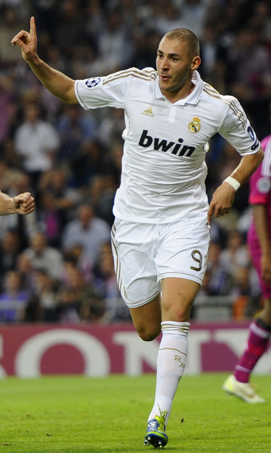 马卡：阿森纳、巴萨和热刺依然在密切关注樱桃前锋克鲁皮（马卡：阿森纳、巴萨、热刺仍在密切跟进伯恩茅斯前锋克鲁皮）