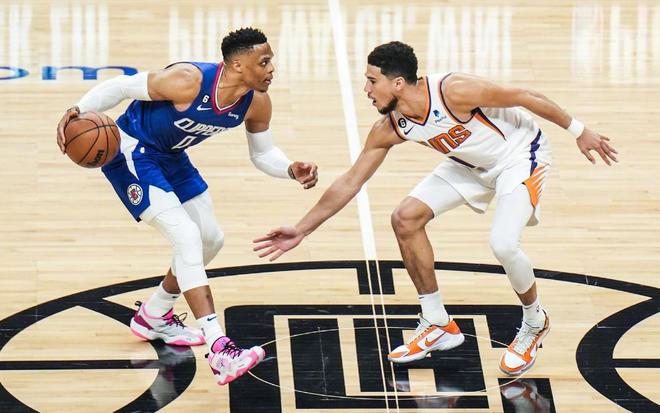 科贝电台：阿隆索已被明确告知，对阵阿拉维斯将决定他的去留（科贝电台：阿隆索去留待定，对阿拉维斯一战见分晓）