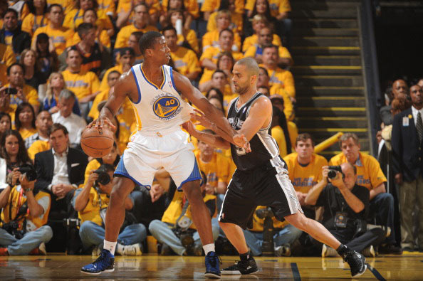 德拉富恩特：我们和皇马队医保持联系，赫伊森暂时不离队（德拉富恩特：已与皇马队医沟通，赫伊森短期内不会离队）